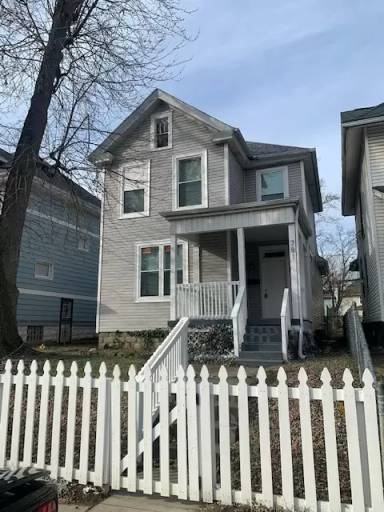 Main picture of 781 Gilbert St