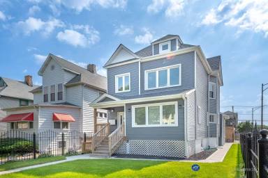 Main picture of 5855 S Indiana Ave