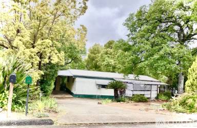 Main picture of 93 Greenbrier Dr