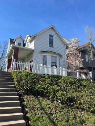 Main picture of 1325 Columbia St