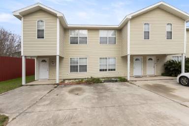 Main picture of 108 N Gray Ave