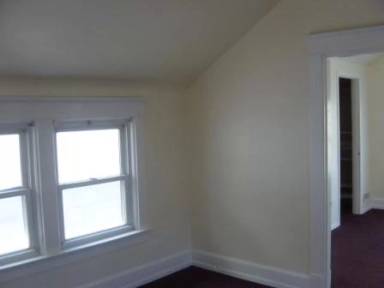 Main picture of 5122 Warren Ave