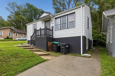 Main picture of 4121 Spencer St