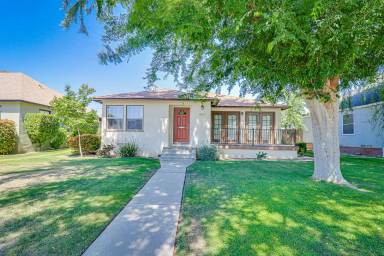 Main picture of 2621 Pine St