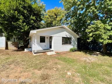 Main picture of 110 Drake Ave SW