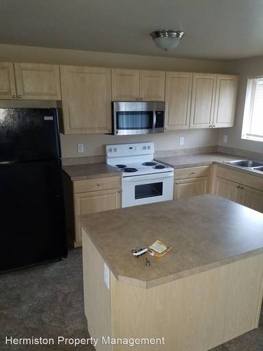 Main picture of 200 SE Utah Ave