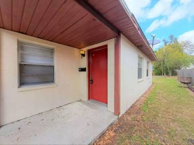 Main picture of 325 W Belmar St