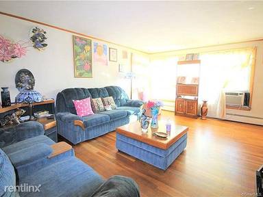 Main picture of 656 Flatbush Ave