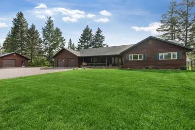 Main picture of 900 Riverside Rd