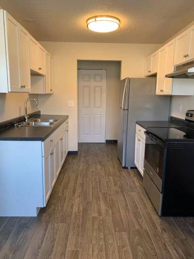 Main picture of 221 Freemont Ave SE