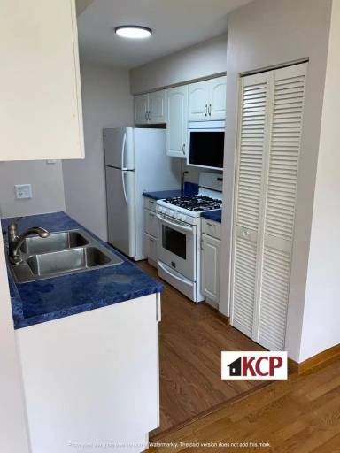 Main picture of 2658 Woodview Ct