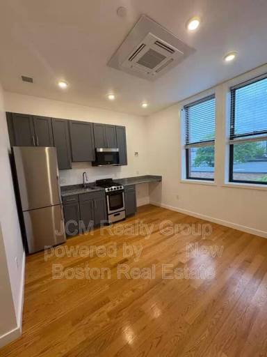 Main picture of 64 Market St