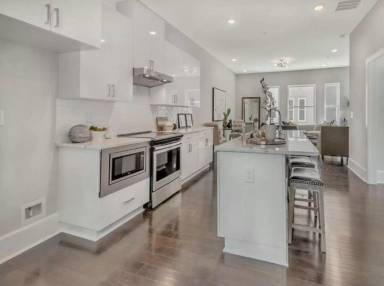 Main picture of 456 Parkway Dr NE