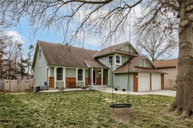 Main picture of 8615 W 72nd Ter