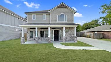 Main picture of 1104 Bayou Woods Dr