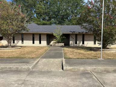 Main picture of 2308 E End Blvd S