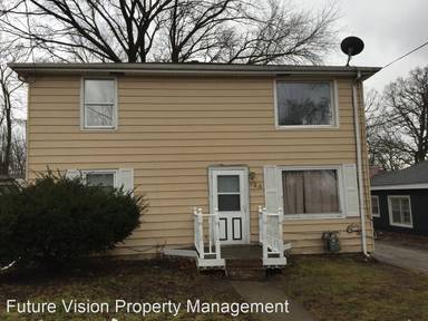 Main picture of 124 E State St