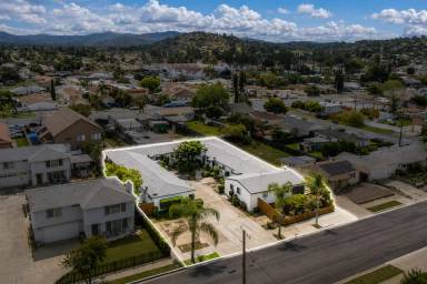 Main picture of 441 Claydelle Ave