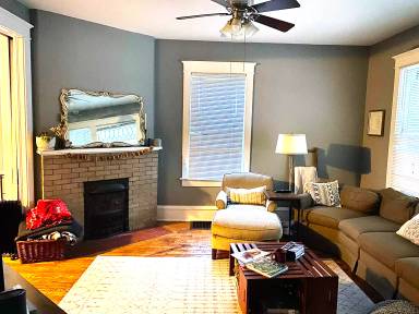 Main picture of 612 W Springfield Ave