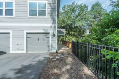 Main picture of 21 Plant Pl