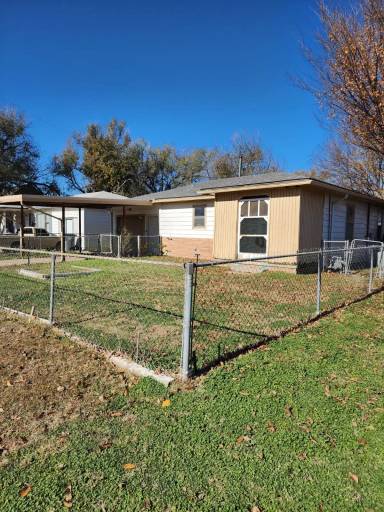 Main picture of 2519 SW I Ave
