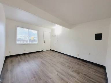 Main picture of 711 W Willoughby Ave
