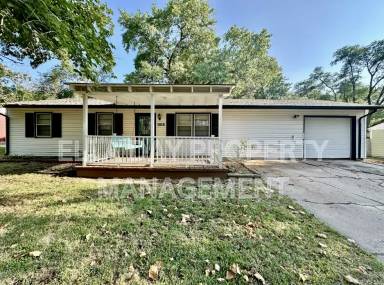 Main picture of 1815 E Gary St