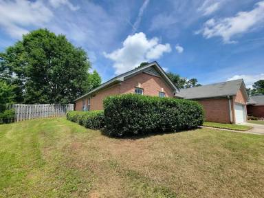 Main picture of 4740 Waltons Cir