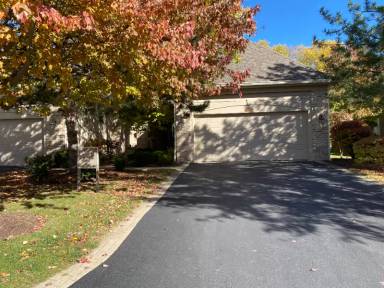 Main picture of 6255 Edgebrook Ln E