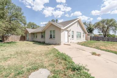Main picture of 3501 S Van Buren St
