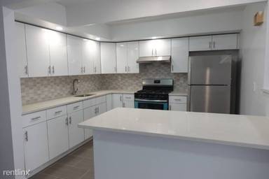 Main picture of 4275 Main St