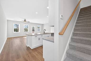 Main picture of 548 Madison St