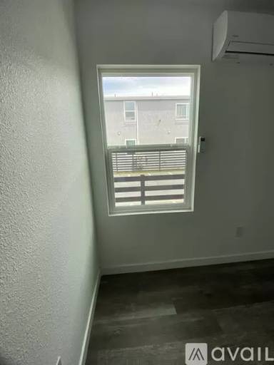 Main picture of 1672 W 36th St