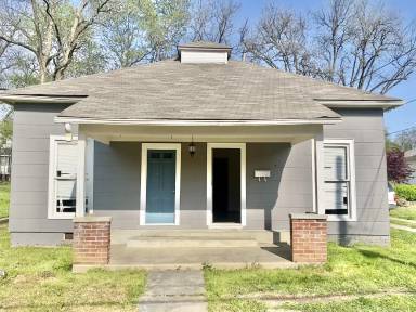 Main picture of 1114 S Madison St