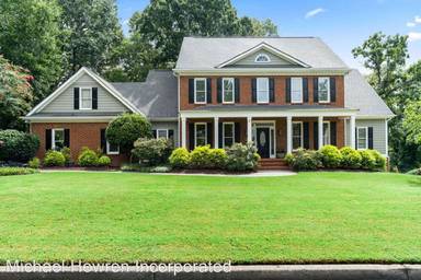 Main picture of 25 Westchester Dr