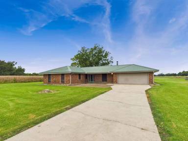 Main picture of 905 Braquet Rd