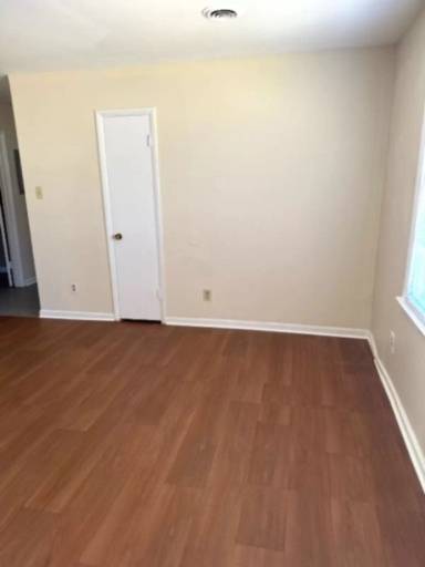 Main picture of 104 Phillips Cir