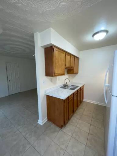 Main picture of 1560 Aspin St