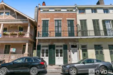 Main picture of 937 Dumaine St