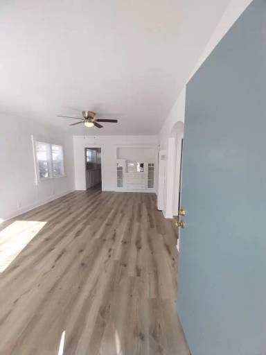 Main picture of 3307 E 8th St