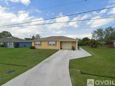 Main picture of 365 NW Concord Dr