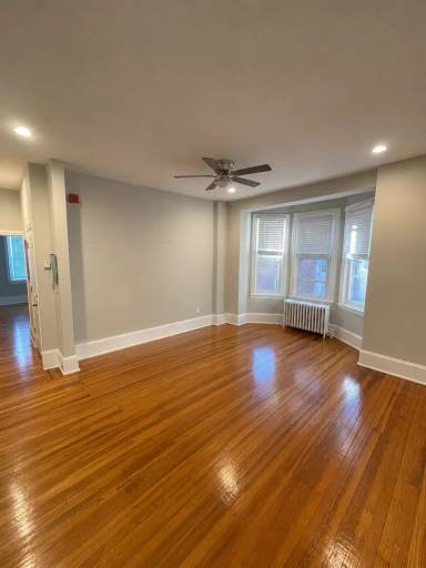 Main picture of 933 S Saint Bernard St