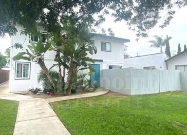 Main picture of 215 W 6th Ave