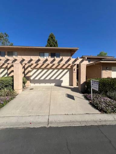 Main picture of 835 Sandberg Ln