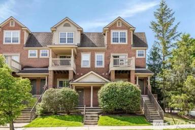 Main picture of 2992 Barclay Way