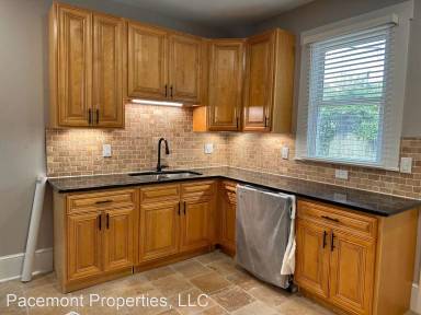 Main picture of 2568 Deming Ave