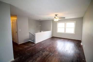 Main picture of 2812 E 35th St