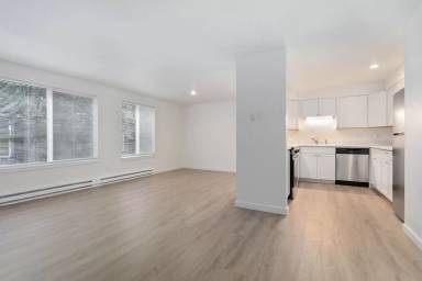 Main picture of 2728 W Maplewood Ave