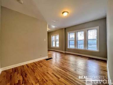 Main picture of 620-28 W Barry Ave