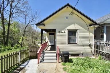 Main picture of 3549 Lossing St